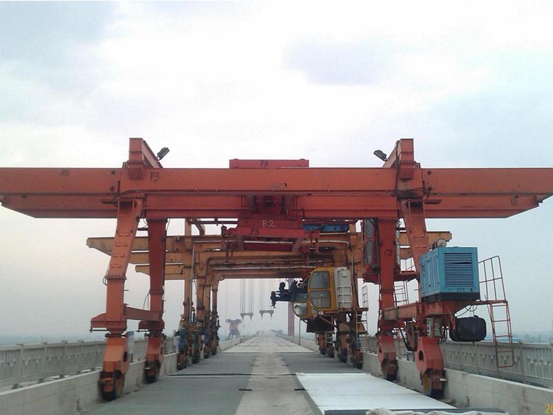 鋪板專(zhuān)用門(mén)吊